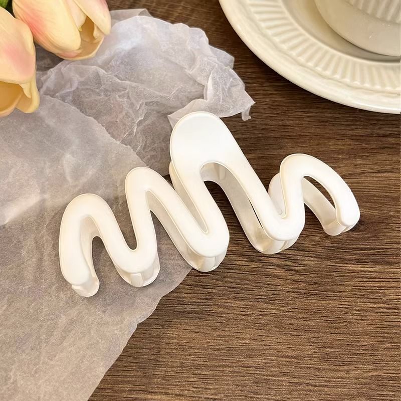 Oversized Wave Clip | Women's Shark  Hair Clip